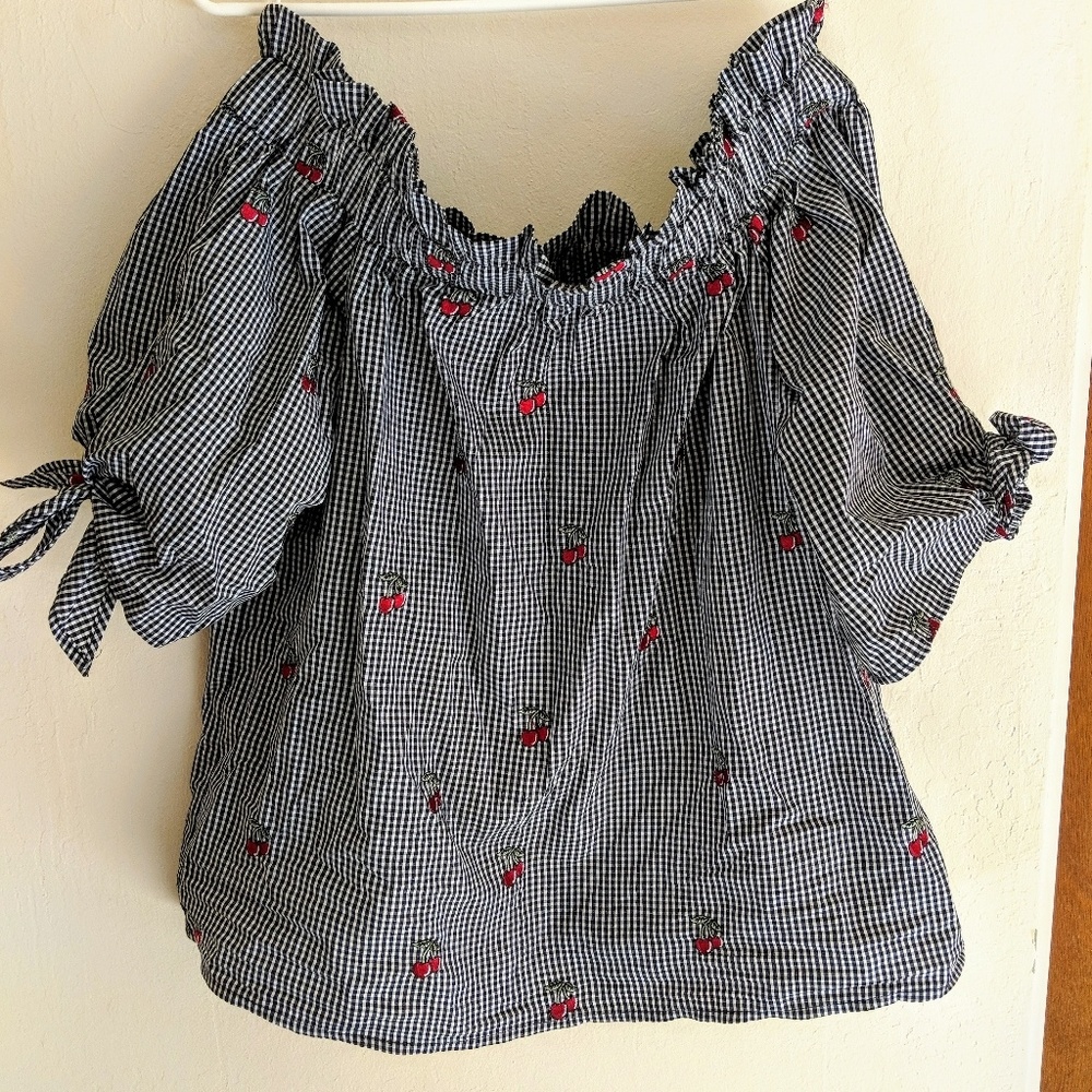 Cherry Print Gingham Off- the shoulder top